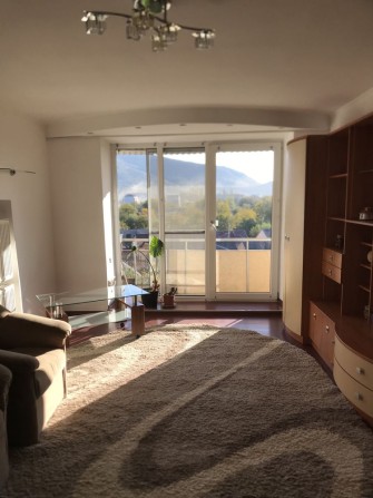 Продається 3-х кімнатна квартира, Виноградів - фото 1