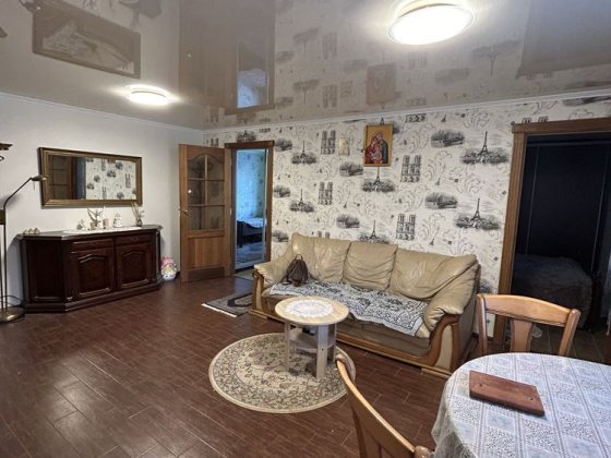 3-х кімнатна квартира на 2- му поверсі м. Виноградів Закарпатська обл