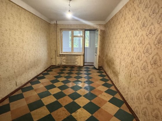 Продам 1ком под ремонт в классном районе Кам'янське