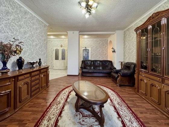 4 кімн; 2кв в 1; пр.Т.Шевченко МегаСпорт 135кв.м