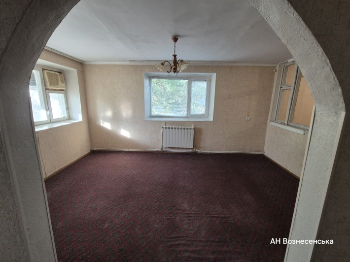 Продаж 3-кімнатної квартири з гаражем - фото 1