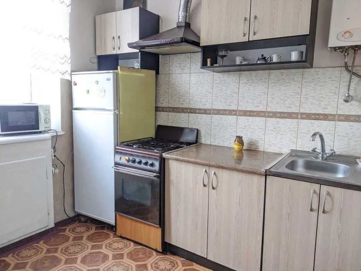 Вишгород центр. вул. Гриненка 1-А. Продаж 2к квартири. Газ! - фото 1