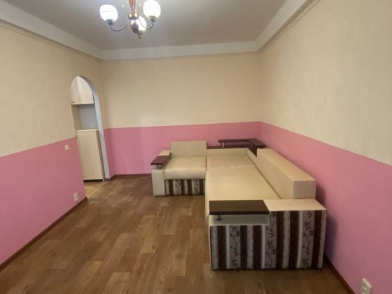 Продаєтся квартира Кам'янське