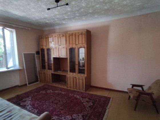 Продам 2 к. квартиру  з АО газ. на Горплощадці біля палацу Нова сцен Кам'янське