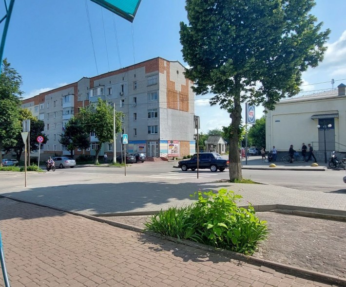 Продається 3 кімнатна квартира в ценрті міста - фото 1