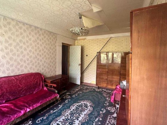 продам 2 комнатную распашонку Кам'янське