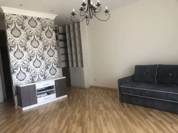 Продаж 2-к квартири вул. Почайнинская 70 - фото 1