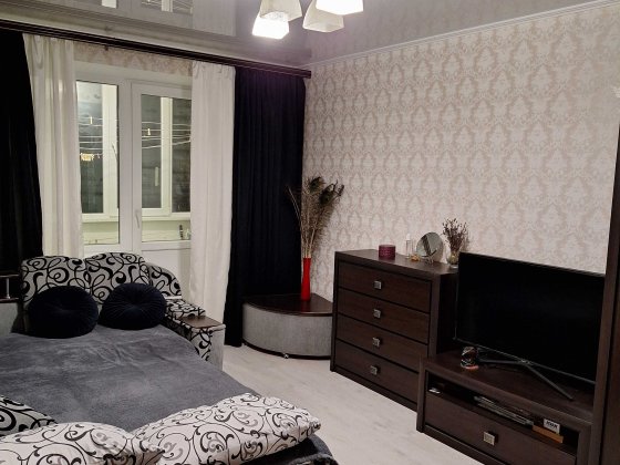 Продається трикімнатна квартира Глухов