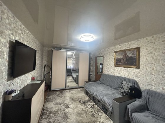 Продажа 2 к кв 10 мкр л/б, Є-відновлення! Каменское