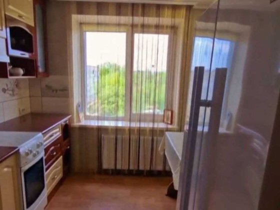 Продам  4 кімн.квартиру  в Дергачах  по вулиці Садовій Дергачи