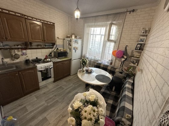 Крупногабаритная 1комн 44 кв.м.  5мкрн л/б. YANOVA Кам'янське