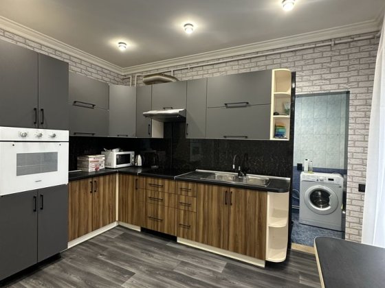 Продам 3-комн центр ГАЗОВОЕ отопление YANOVA Каменское