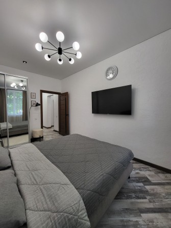 Продам двухкомнатную квартиру Вашей мечты.С мебелью и техникой. - фото 1