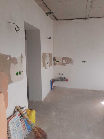 СЕРТИФІКАТ! 2 кімнатна квартира з частковим ремонтом - фото 1