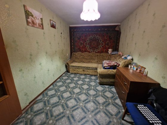 Продам 4 Ком 5 этаж левый берег Кам'янське