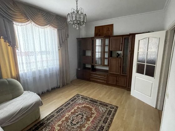 Продам 4-кім. квартиру (центр міста) Дрогобыч