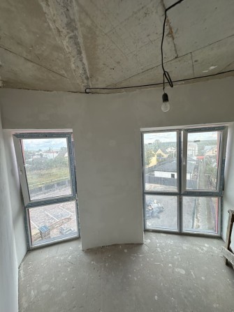 Продаж 2к квартири з частковим ремонтом ! Газ, балкон ! - фото 1