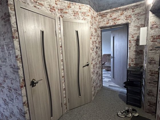 Продам 2 комнатную мебель техника недалеко от вокзалов правый берег Кам'янське