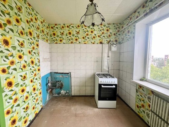 3-х комн. 3 мкр. бульв. Героев Левый берег Каменское