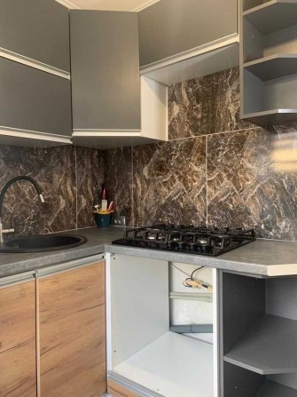 +Квартира в центрі Здолбунова з меблями і технікою,за приємною ціною! - фото 1