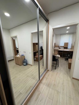 Продаж офісу/квартири з ремонтом! В цегляному будинку з газом! - фото 1