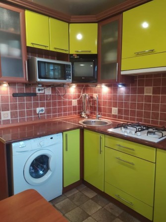 Продам 2-х кімнатну квартиру центр (район міського ринку) - фото 1