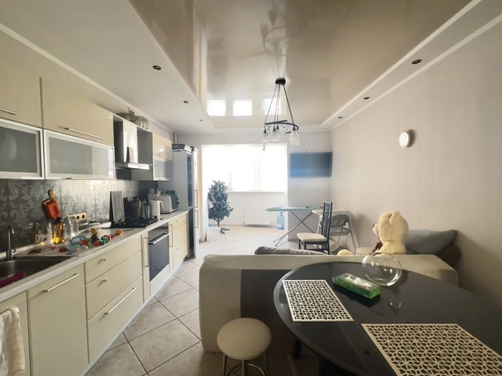 Большая современная двушка, район Монолит!!! - фото 1