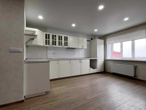 Гарна квартира-студія з ремонтом та меблями Черноморск