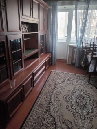 Продам 2 комнатную квартиру в центре города - фото 1