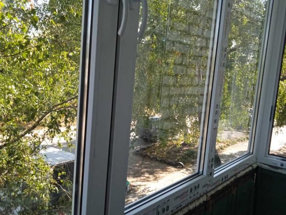 Продам  4- х кімнатну квартиру  в Ізюмі, другий поверх , район Іомза Изюм