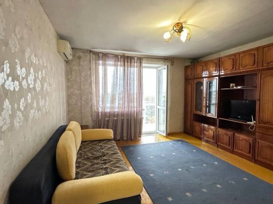 Продам ЧЕШКУ по цене хрущевки!Срочная продажа,средний этаж Чорноморськ