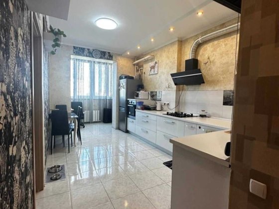 (13) Продам сучасну квартиру з індивідуальним газовим опаленням Чорноморськ