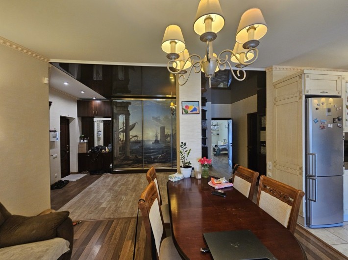 Простора 2х кімн. квартира в самому серці Чорноморська - фото 1