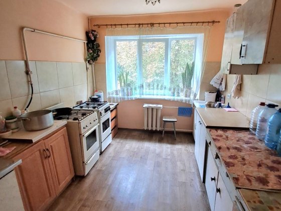 Комуна в центрі міста Чорноморська Чорноморськ