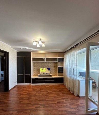 Продаж великої однокімнатної квартири на вулиці Захисників України - фото 1