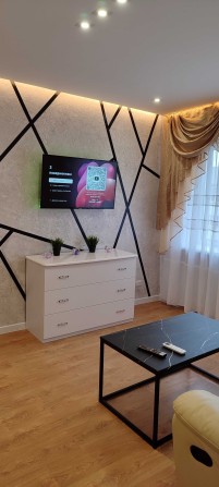 Продається 2х кімнатна квартира з ремонтом! - фото 1