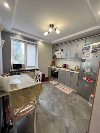 Продам двухкомнатную квартиру возле моря - фото 1