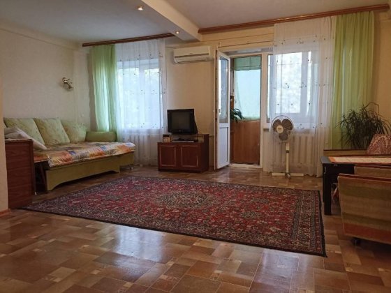 Продам 3-х комнатную квартиру на Черемушках Каменское