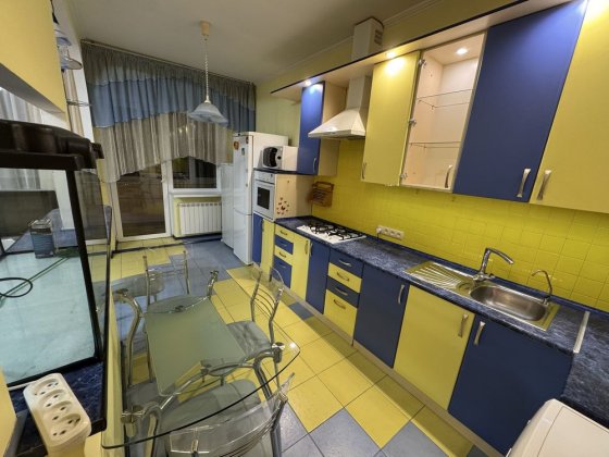 Продам сучасну квартиру Центр Кам'янець-Подільський