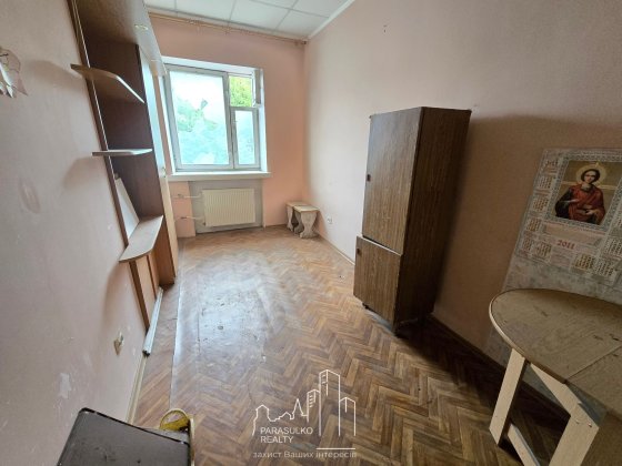 Продам компактну 1-кімнатну квартиру в самісінькому центрі міста! Кам'янець-Подільський