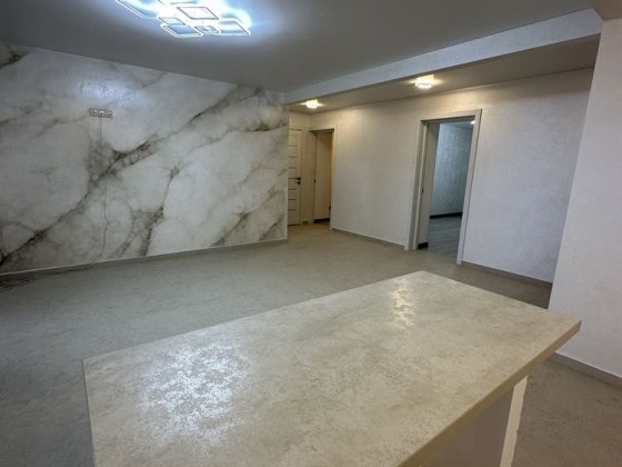 Продам 3-кімнатну квартиру Кам'янець-Подільський