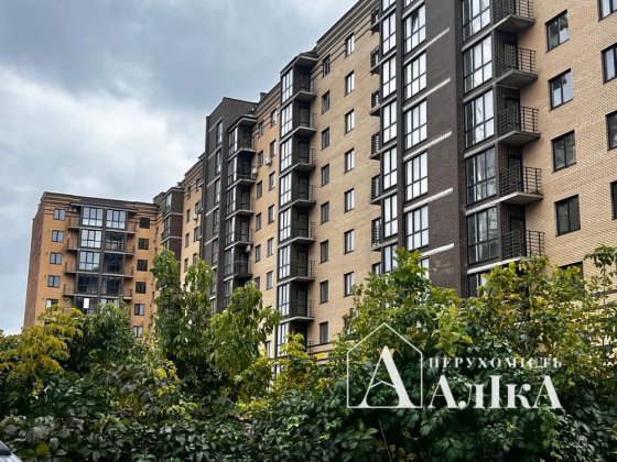 Продам 3-кімнатну квартиру в новобудові в центрі Кам'янець-Подільський