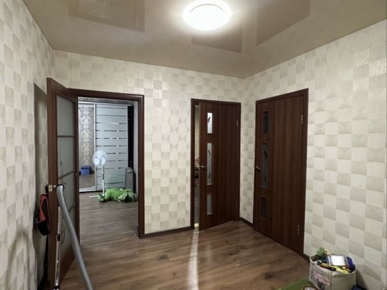 Продам 3-х комнатную квартиру на Левом берегу. Ж Каменское