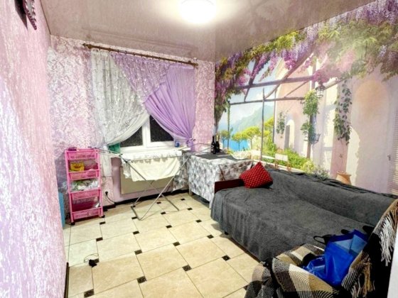 Продаётся 4 комнатная с АЭО с ремонтом и техникой. ЦЕНТР Кам'янське