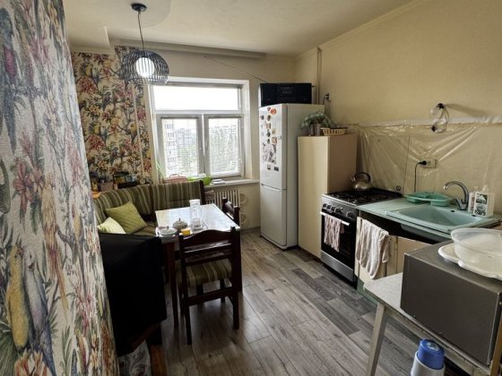 Продам 3 х.ком .Каменское левый берег 9 мик. Каменское