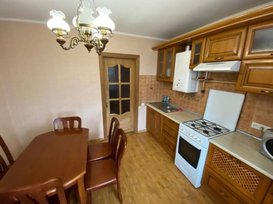 Продається трьохкімнатна квартира Кам'янець-Подільський