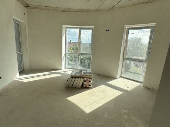 ТОП ЦІНА на 2-к квартирау з частковим ремонтом в центрі! Гостомель