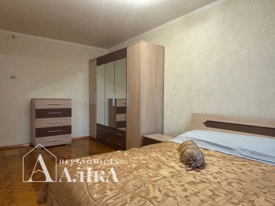 Продам велику 3-кімнатну квартиру Кам'янець-Подільський