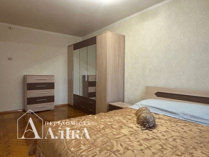 Продам велику 3-кімнатну квартиру - фото 1