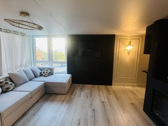 Продам 2-комнатную квартиру с авторским  ремонтом Чорноморськ